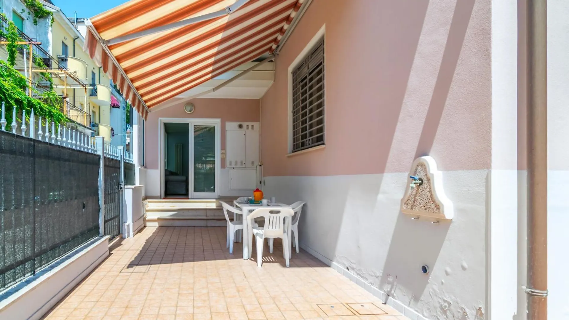 Clara Al Mare Cbb Apartment Rimini Italy